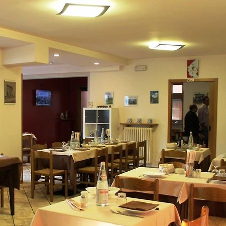 Bar Trattoria Colombina Affittacamere Bossico Esterno foto